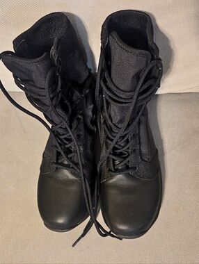 Danner Tachyon Gore-Tex Tactical Boots | Waterproof Boots | Mens 5.5 Womens 7.5